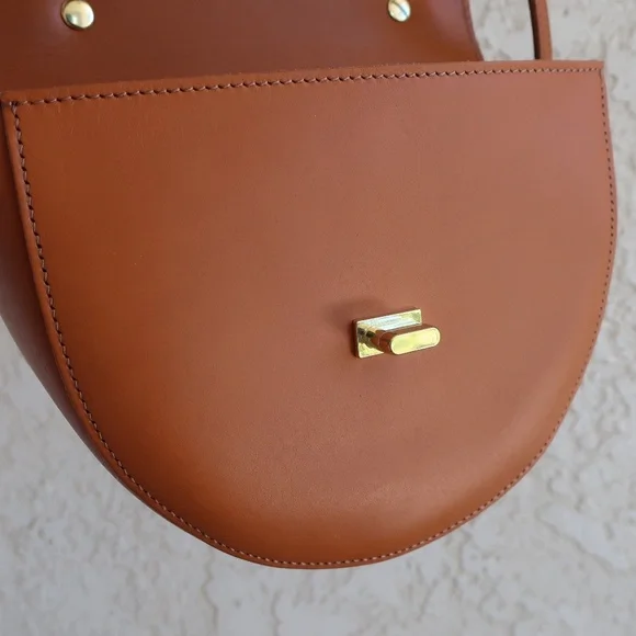 Clare V. Elodie in Cuoio - Picture 10 of 15